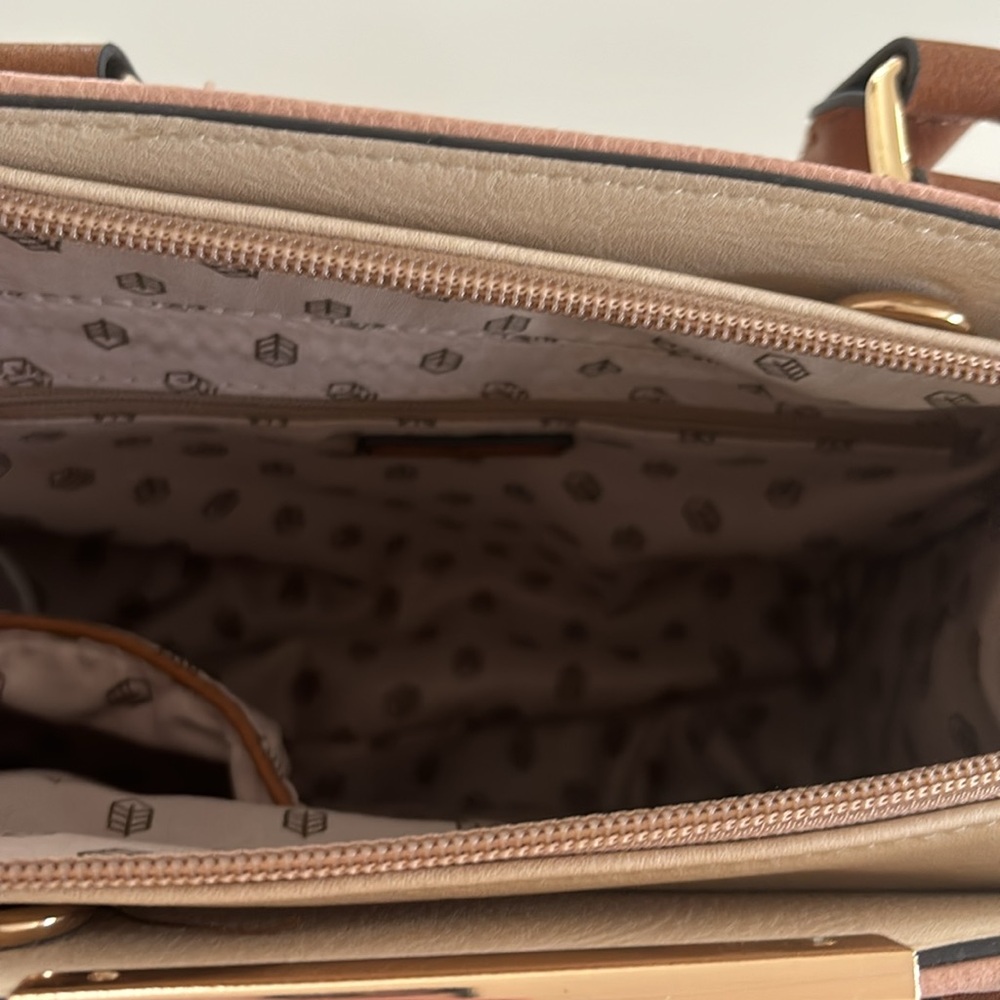 Handbag - Picture 6 of 6